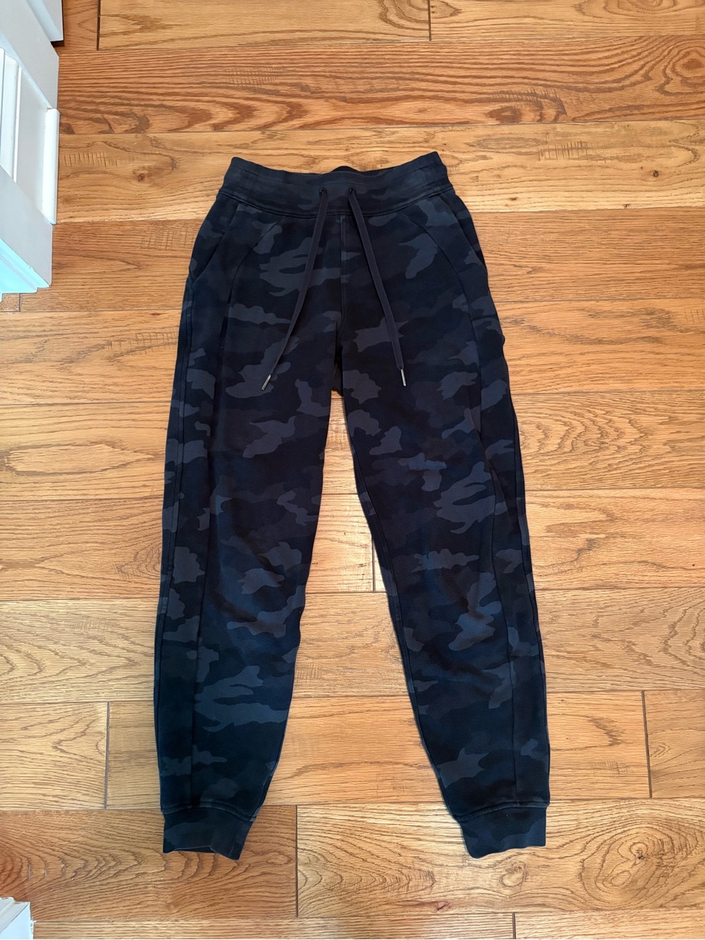 lululemon athletica Women's Black Camo Jogger Pants